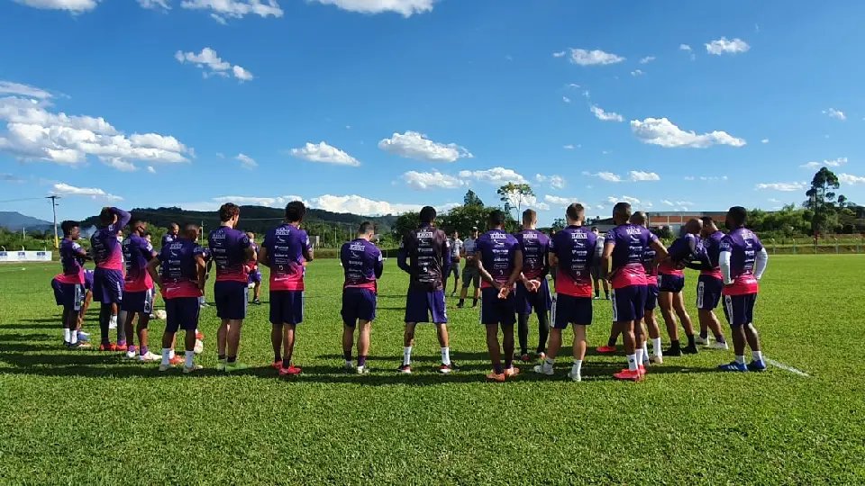 Quadricolor faz &uacute;ltimo treino antes de embarcar para Itu 