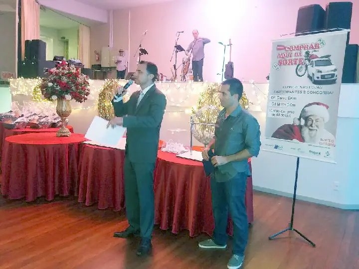 Jantar de Natal marca confraternização na CDL