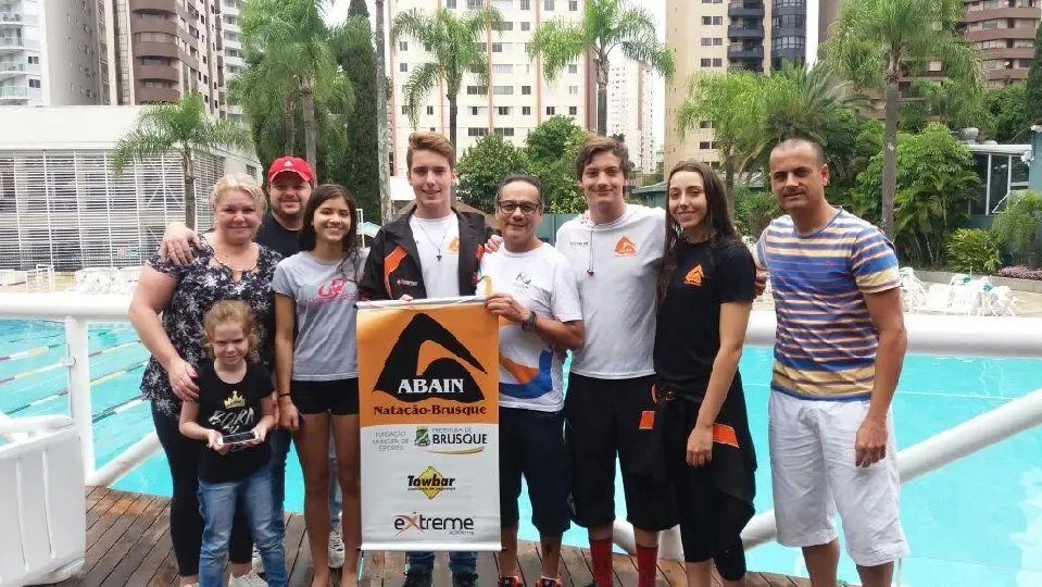 Brusquenses representam a cidade no Brasileiro Juvenil de Natação