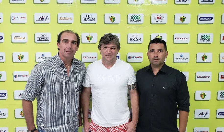 Paulo Baier assume o Brusque FC com a saída do técnico Pingo