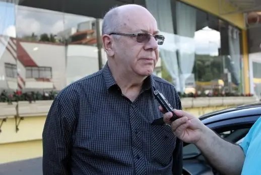 Dinheiro não chega porque Prefeitura está com restrição no TCE, diz secretário regional