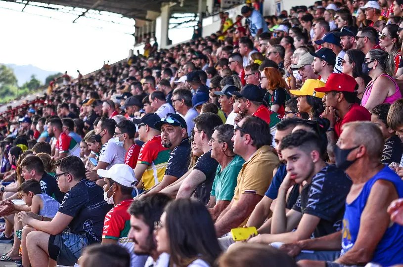 Torcida quadricolor esgota as meia-entradas da coberta