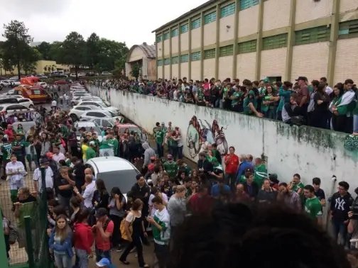 Repórter fala sobre romaria que se forma em Chapecó