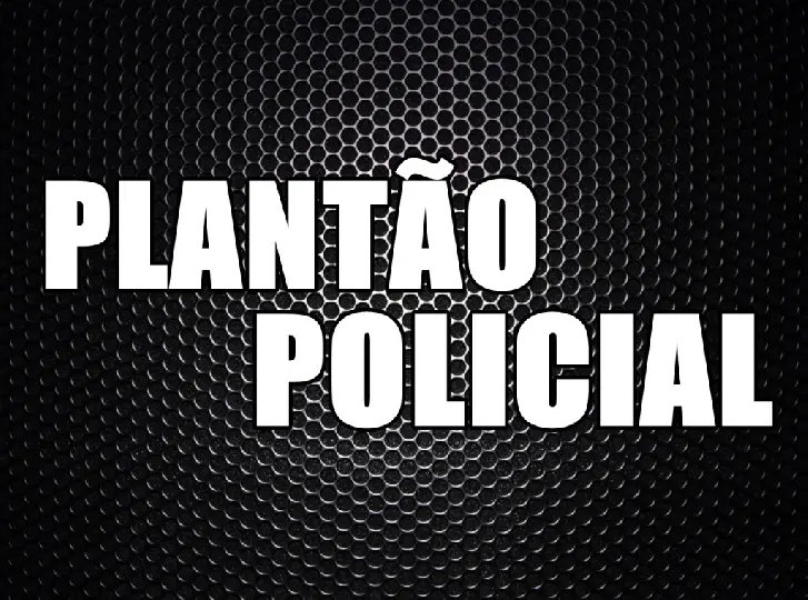 Carro bate em fachada de loja e estabelecimento é furtado