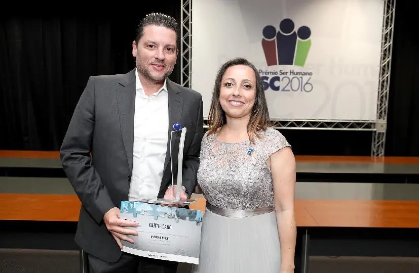 Unimed Brusque recebe Prêmio Ser Humano SC 2016 da ABRH