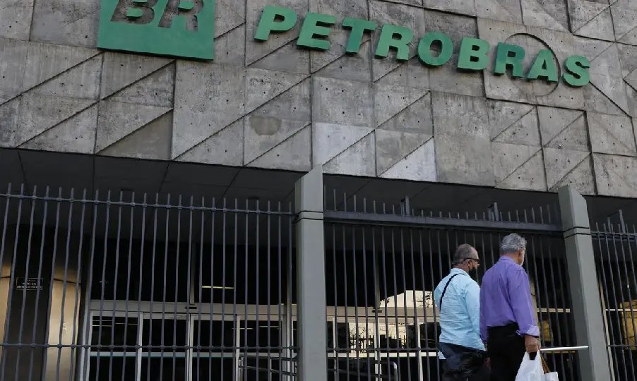 Petrobras reajusta pre&ccedil;os da gasolina e diesel para as distribuidoras
