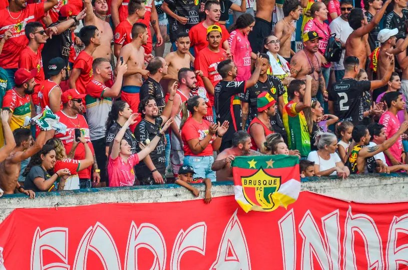 Torcedor do Brusque ter&aacute; &ocirc;nibus para ver jogo em Florian&oacute;polis