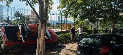 Pol&iacute;cia Cient&iacute;fica auxilia v&iacute;timas de acidente na Beira Rio