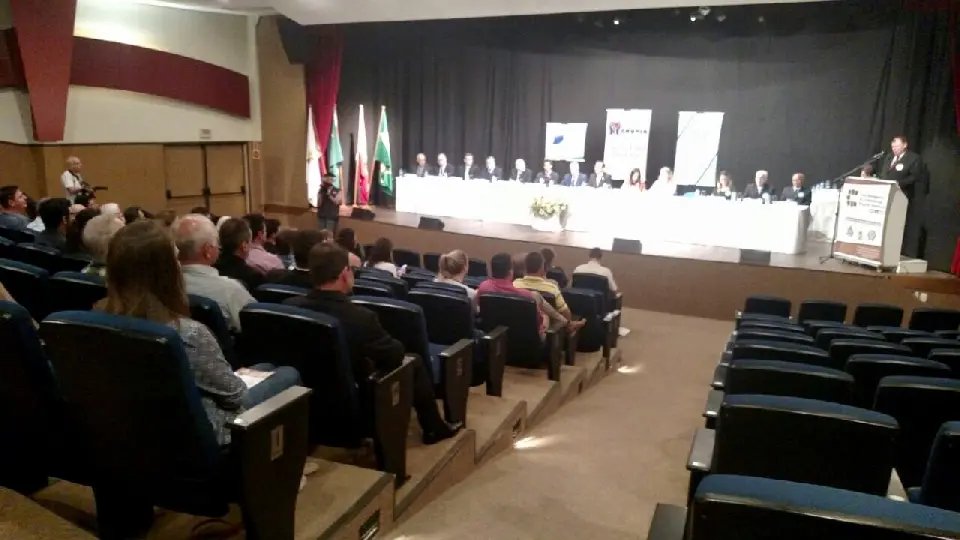 Príncipe Dom Bertrand recebe homenagem e abre palestras temáticas em Brusque