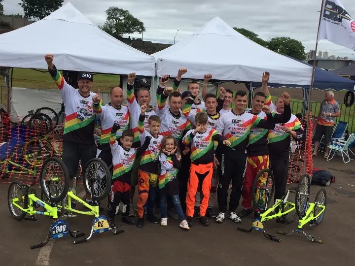 Bicicross de Brusque conquista bons resultados no Brasileiro