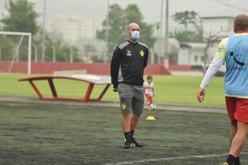 Testoni acerta &uacute;ltimos detalhes antes do embarque para Erechim