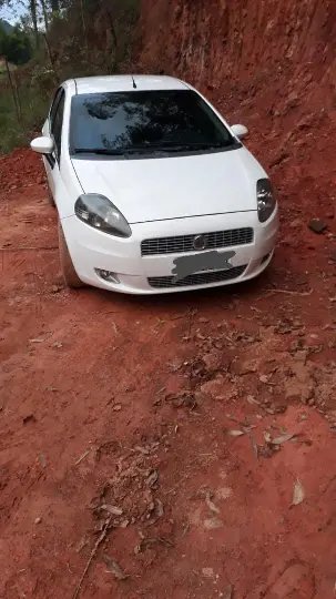 Carro roubado &eacute; recuperado entre Canelinha e S&atilde;o Jo&atilde;o Batista