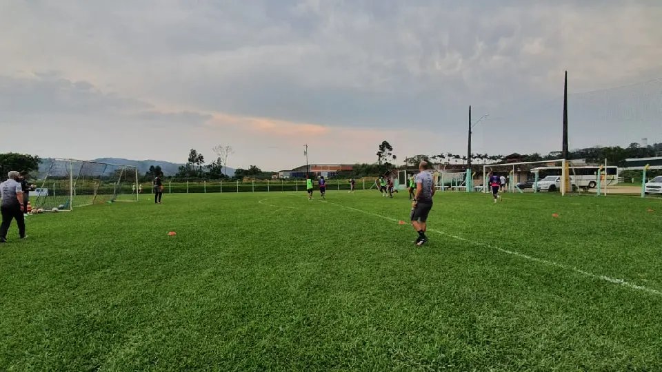 Marreco treina focado em manter a lideran&ccedil;a isolada