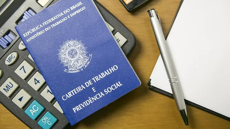 Bolsonaro defende aprovação da idade mínima neste ano