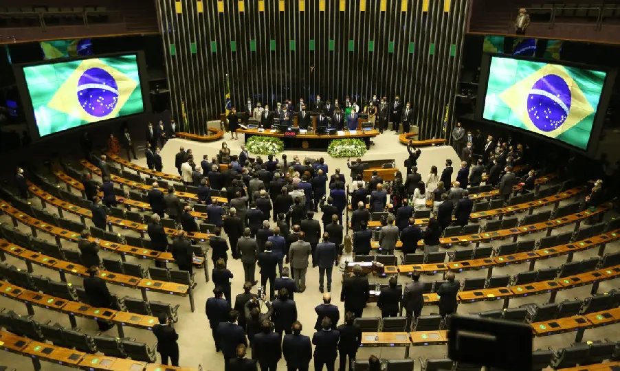 Deputados podem trocar de partido a partir de hoje