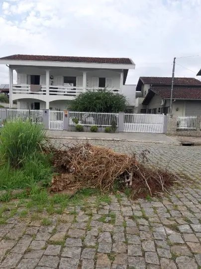 (&Aacute;UDIO) Prefeitura recebe den&uacute;ncias de descartes irregulares no Jardim Maluche