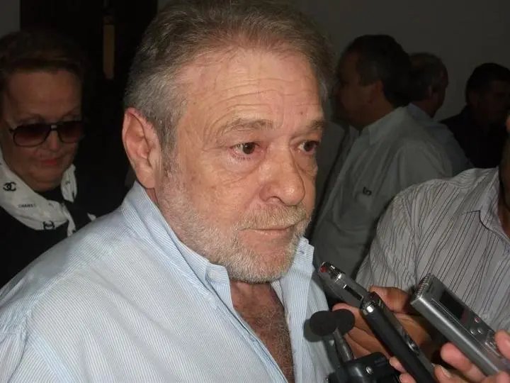 Coliga&ccedil;&atilde;o de Paulinho Sestrem pede a retirada do nome de Ciro Roza como candidato 