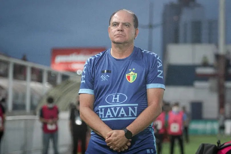 Waguinho Dias bate recorde de vit&oacute;rias seguidas do Brusque