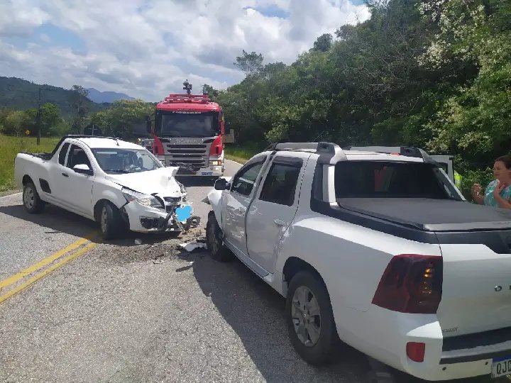 Acidente deixa feridos na rodovia Gentil Batisti Archer