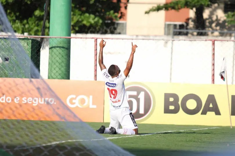 Mesmo com virada emocionante, jogo termina em empate