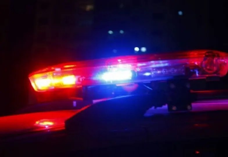 Policiais encontram revólver e droga em carro no Cedrinho