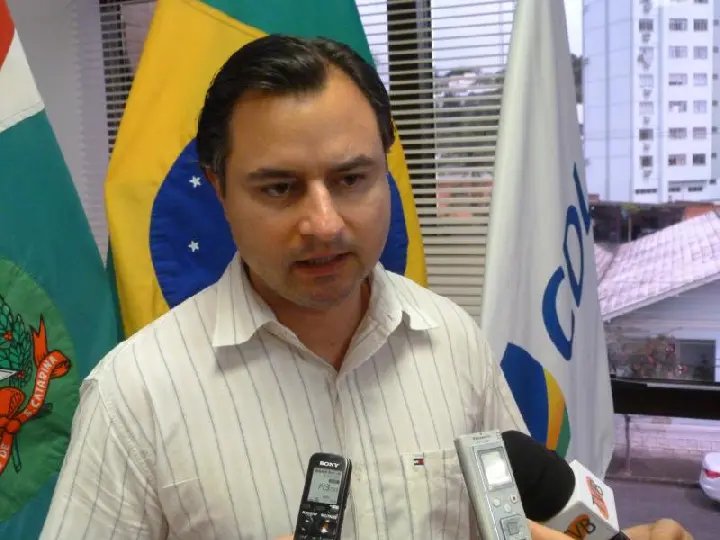Michel Belli diz que briga de egos rachou grupo
