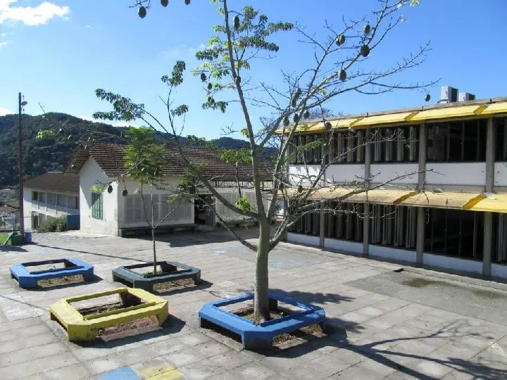 Prefeitura emite nota sobre fim do ensino médio no João Hassmann