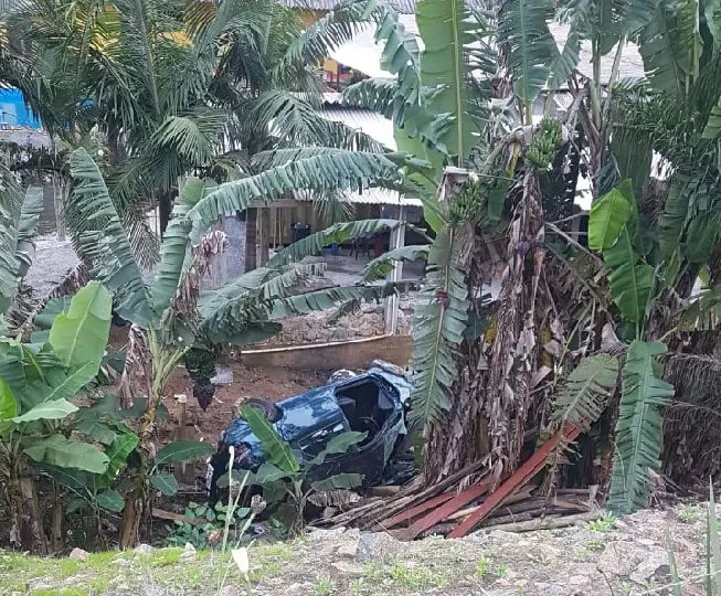 Homem de 22 anos morre ao capotar ve&iacute;culo esta manh&atilde;