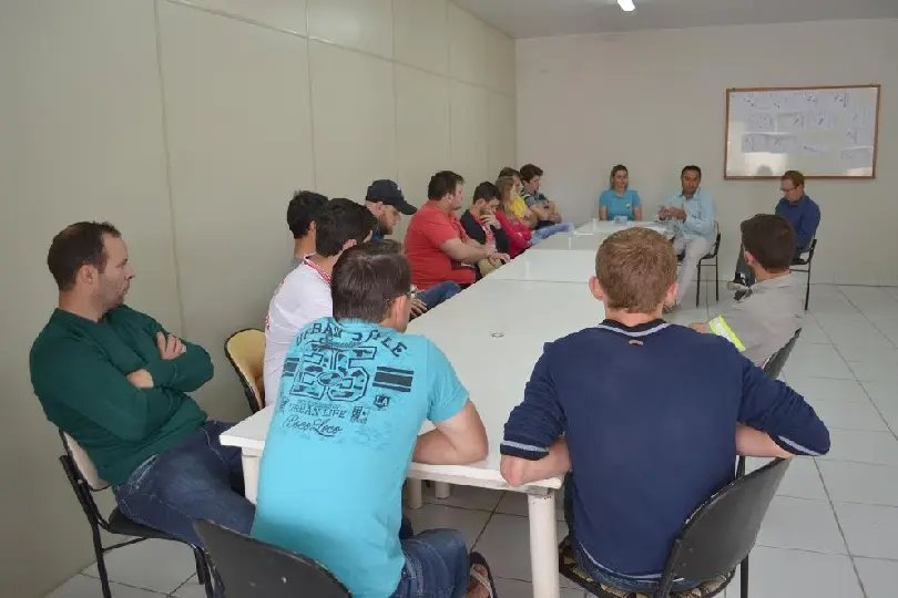 Trabalhadores da Votorantim definem pedidos de reajuste salarial