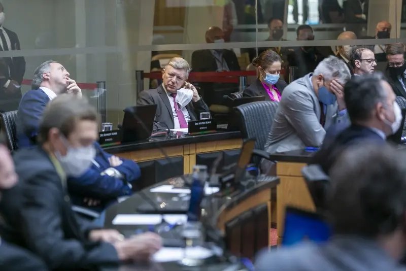 Os pr&oacute;ximos passos do impeachment do governador