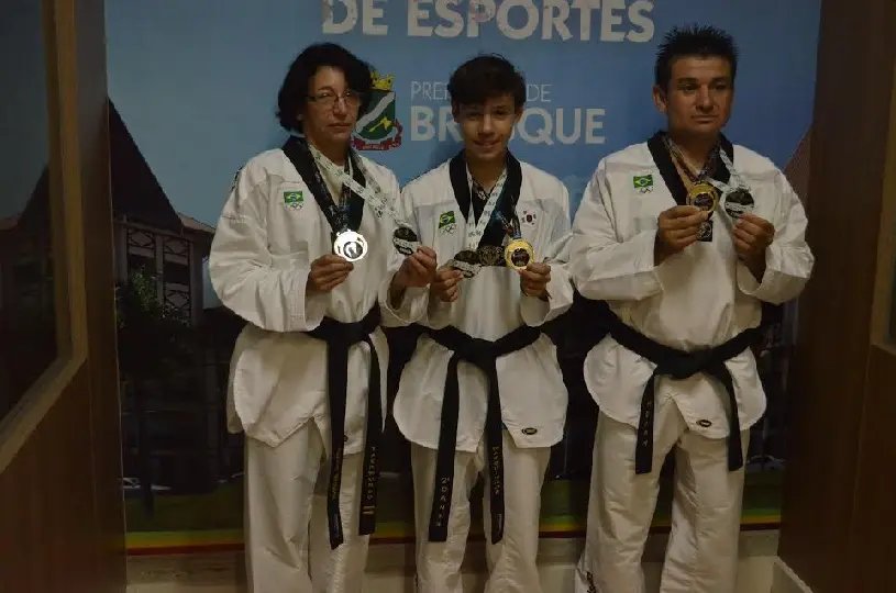Trio do Taekwondo de Brusque garante vaga para torneio nacional