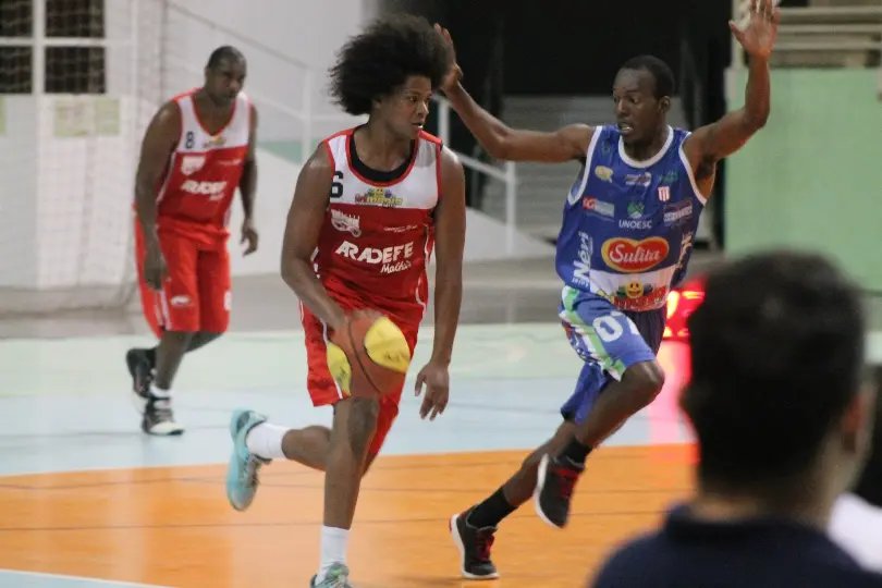 AD Brusque vence Videira e está próxima da fase final do Estadual de Basquete