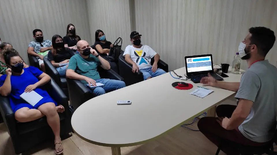 Escola do empreendedor realiza aula da primeira turma