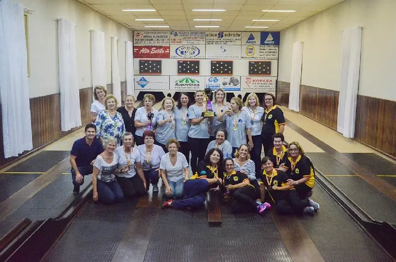 Mistura Fina/Pemgir Malhas fatura título do Bolão 23 feminino