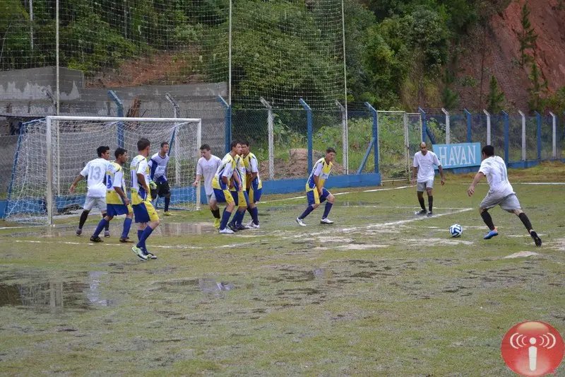 Goleadas marcam abertura