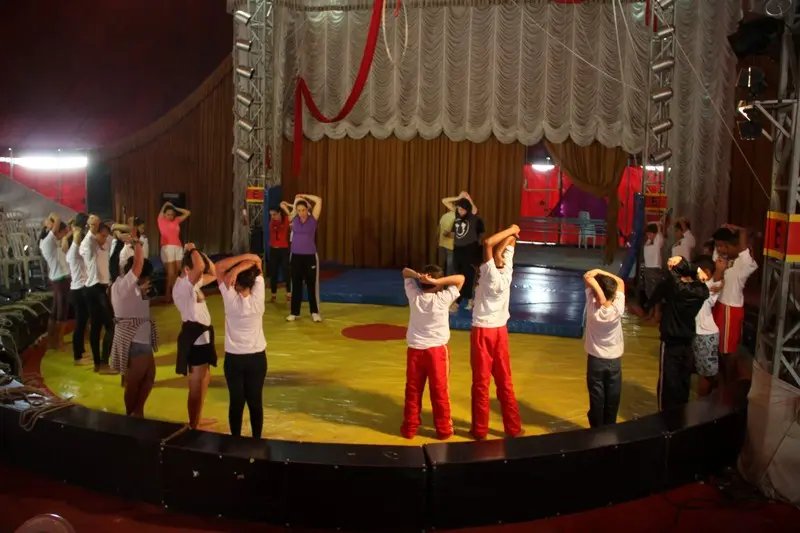 Alunos apresentam &quote;A Magia do Circo&quote;