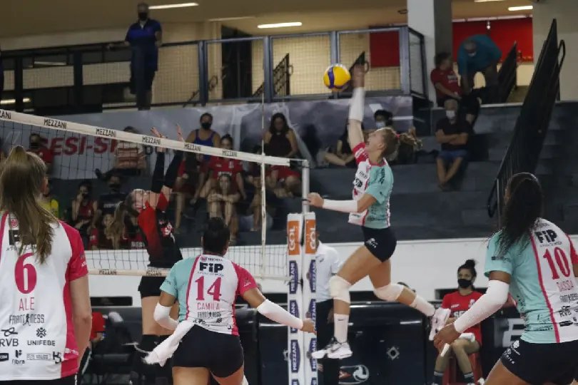 Moda Brusque encara S&atilde;o Carlos nesta sexta-feira (11) na Arena