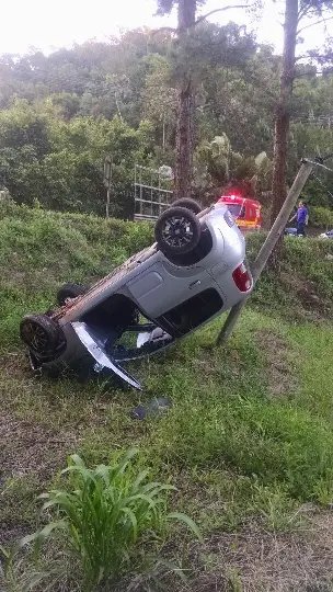 Capotamento em Botuverá deixa um ferido