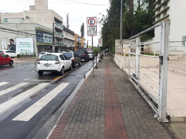 Brusque tem ruas limpas e sem santinhos no dia das eleições