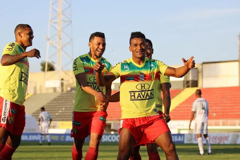 Brusc&atilde;o vence fora de casa e assume lideran&ccedil;a na S&eacute;rie C