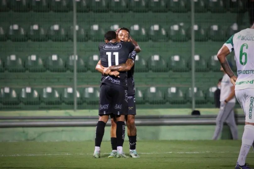 Em virada hist&oacute;rica, Brusque bate Chapecoense fora de casa