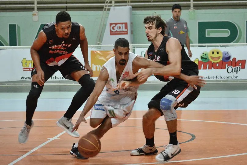 Brusque perde para Joinville pelo Estadual de Basquete Adulto