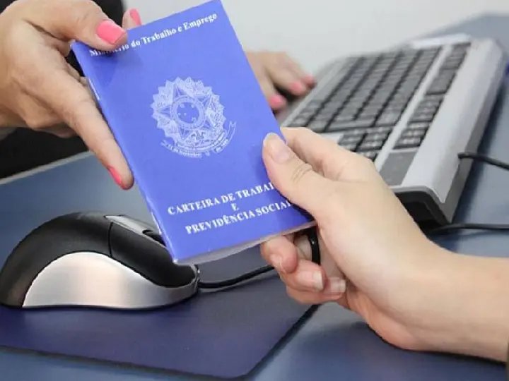 Brusque fecha 2021 com saldo positivo de 2.698 empregos