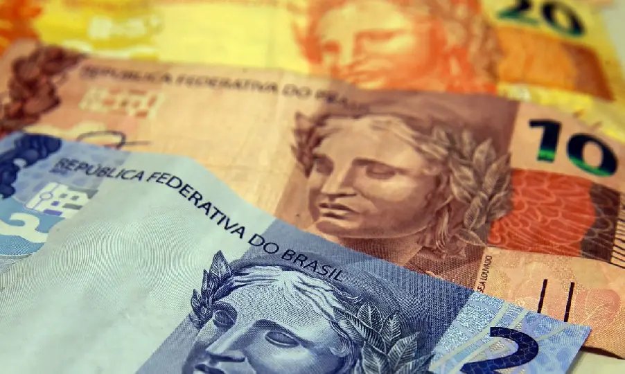 Governo define proposta do sal&aacute;rio m&iacute;nimo para 2021