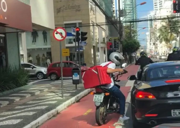 Identificado motoboy respons&aacute;vel por roubo de rel&oacute;gio Rolex