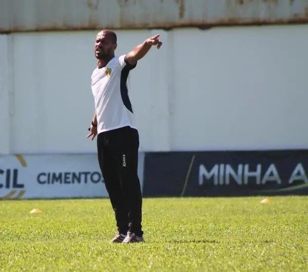 Pingo pode ser o treinador do Caxias em 2019