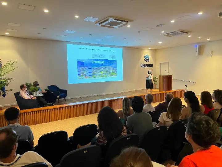 Professores da Unifebe passam por forma&ccedil;&atilde;o continuada