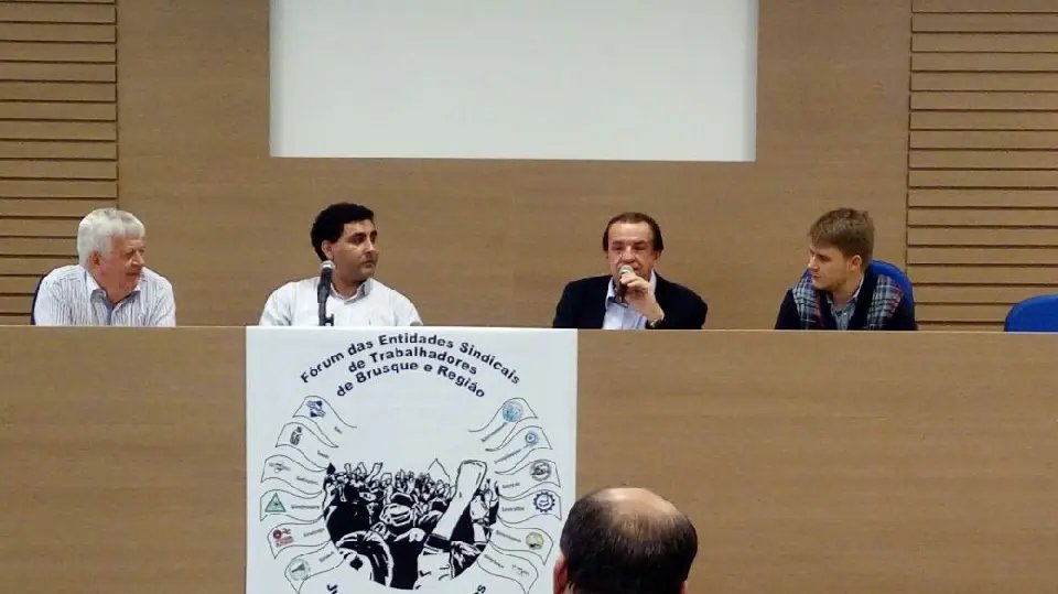 Candidatos são questionados sobre projetos de governo