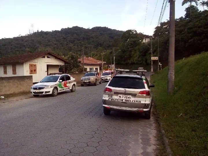 Polícia detém suspeitos de assaltos na região