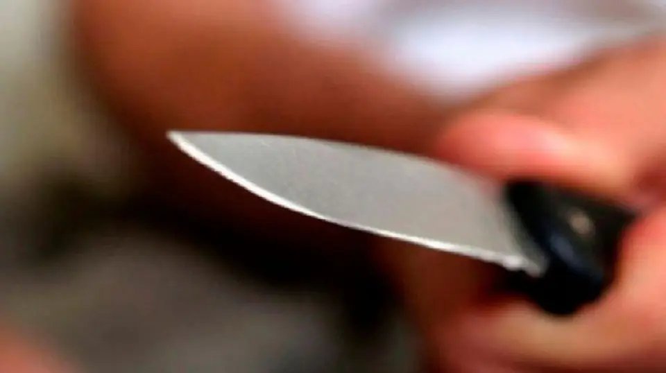 Homem &eacute; esfaqueado no Centro de Brusque